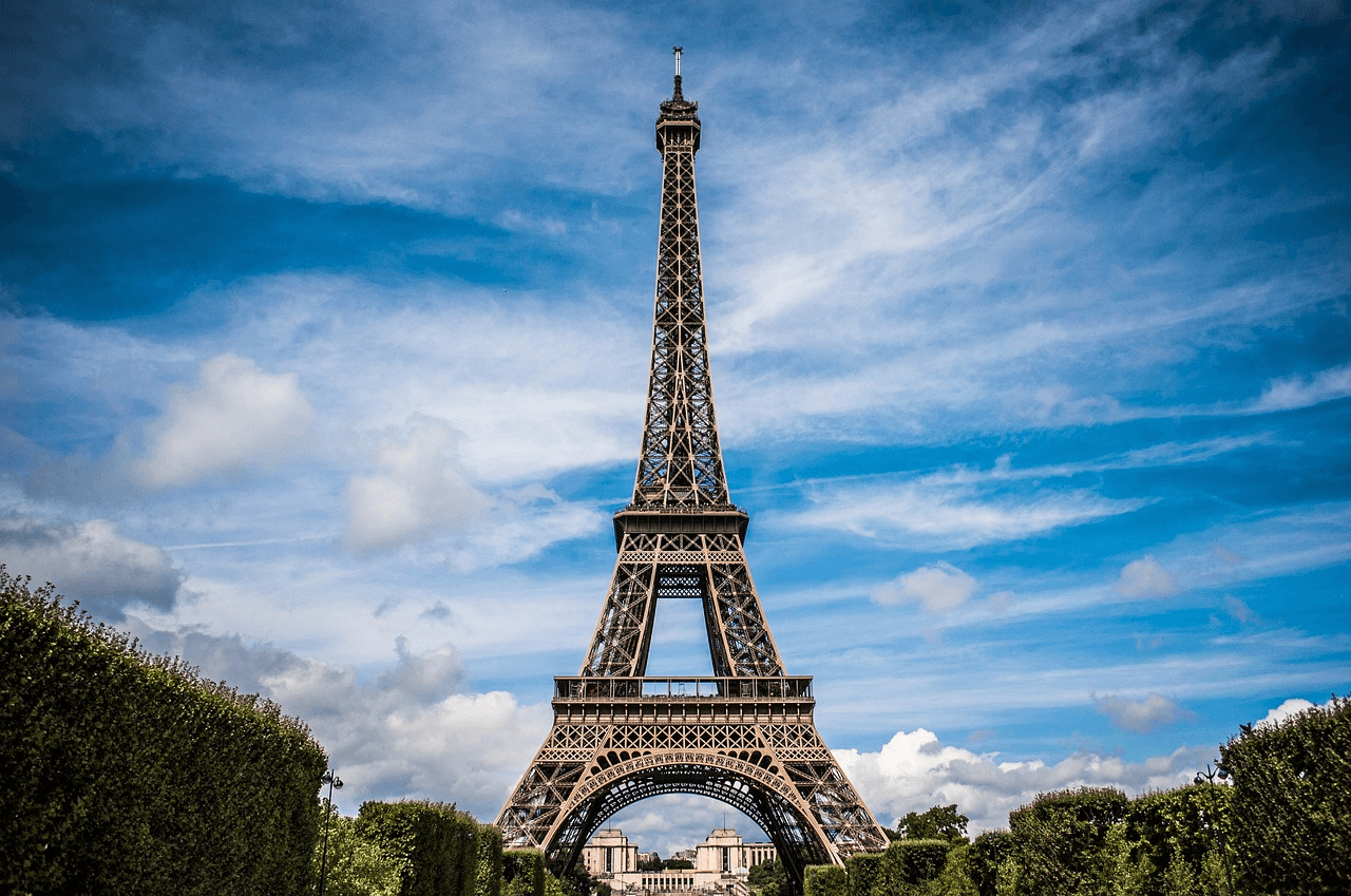 How Do You Avoid Crowds at the Eiffel Tower